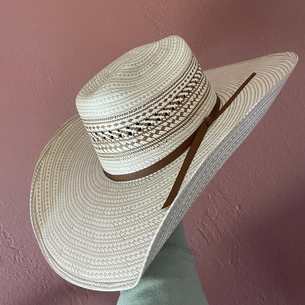 MOVING SALE  New Atwood Straw Cowboy Hat